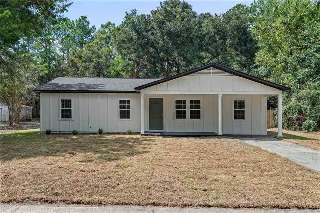 Homes For Sale - 2558 Farnell Drive<br/> Mobile County, Mobile, AL 36605