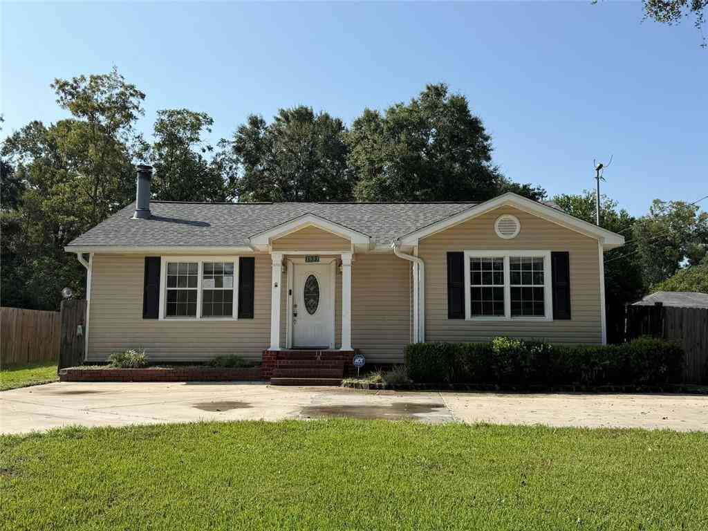 Homes For Sale - 1933 Myers Road<br/> Mobile County, Eight Mile, AL 36613