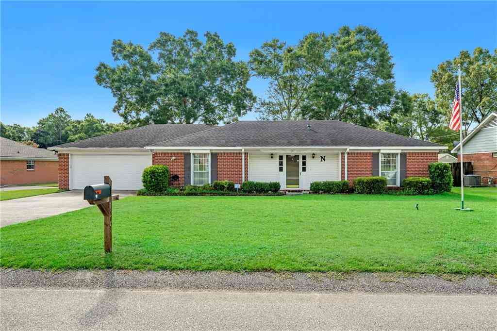 Homes For Sale - 1241 Cypress Court<br/> Mobile, AL 36695