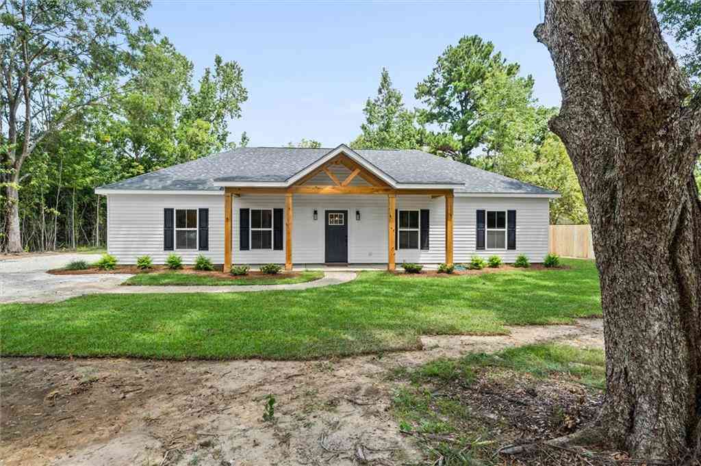 Homes For Sale - 504 2nd Avenue<br/> Mobile County, Saraland, AL 36571