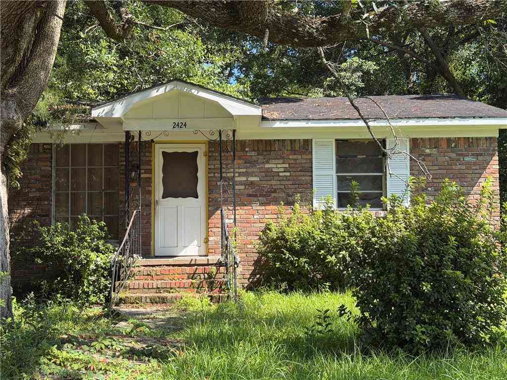 Homes For Sale - 2424 Brewton Avenue<br/> Mobile County, Mobile, AL 36617