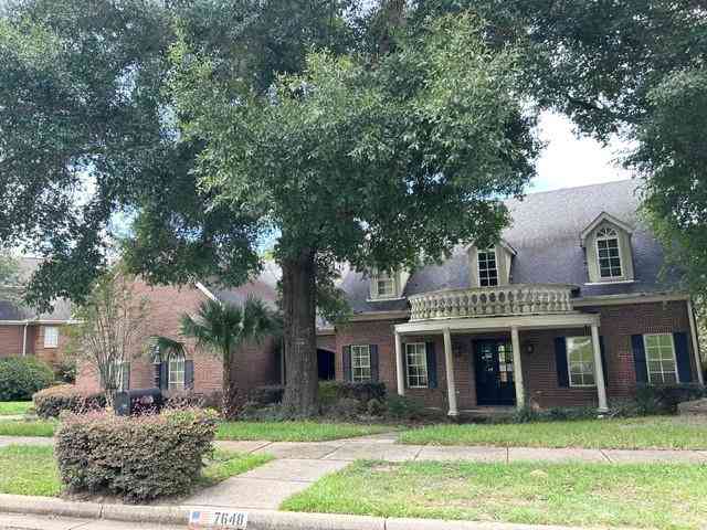 Homes For Sale - 7648 Berwick Court<br/> Mobile County, Mobile, AL 36695