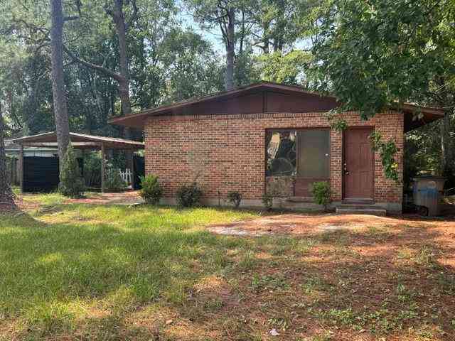 Homes For Sale - 1556 E Fleetwood Drive<br/> Mobile, AL 36605