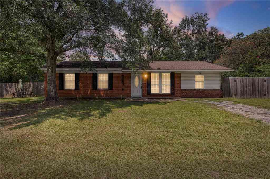Homes For Sale - 8036 Three Notch Road<br/> Mobile, AL 36619