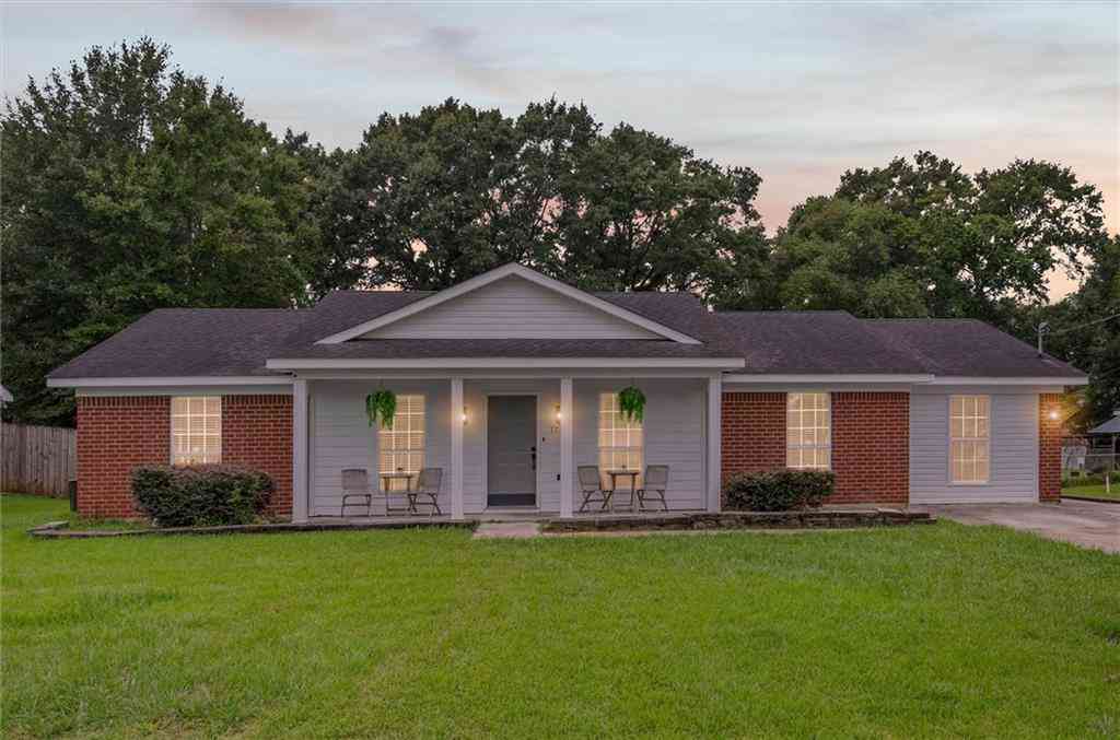 Homes For Sale - 7750 Heaton Drive<br/> Theodore, AL 36582