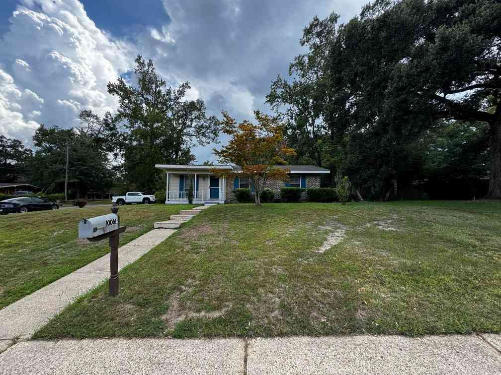 Homes For Sale - 1006 E Belvedere Circle<br/> Mobile, AL 36606