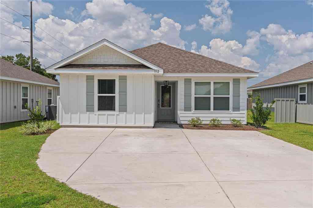 Homes For Sale - 1112 S Bay Street<br/> Baldwin County, Foley, AL 36535