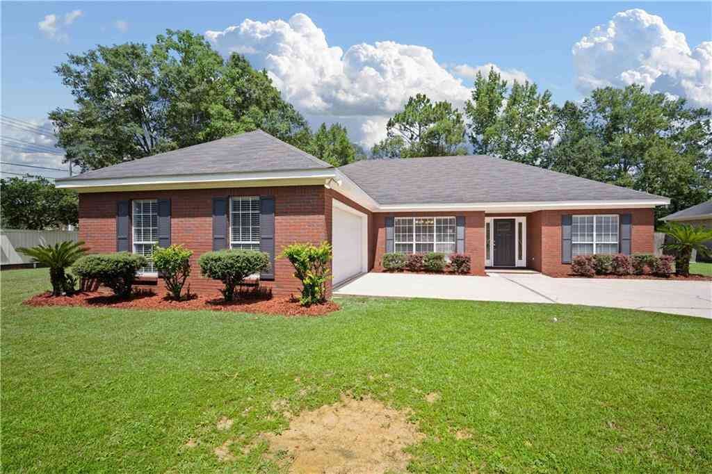 Homes For Sale - 8700 Irongate Way<br/> Mobile, AL 36695