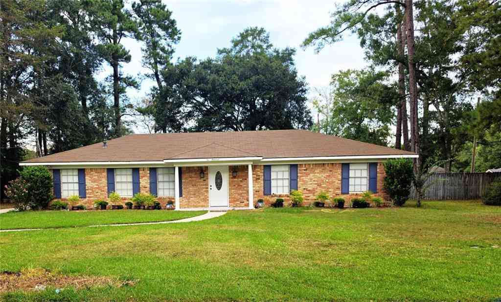 Homes For Sale - 200 Yew Street<br/> Satsuma, AL 36572