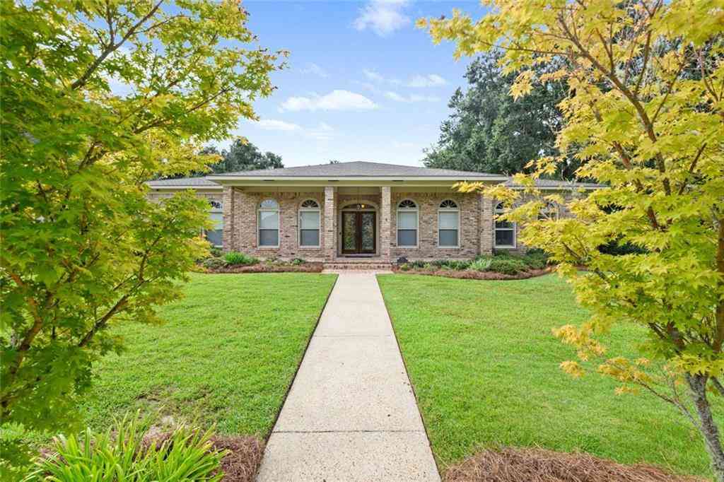 Homes For Sale - 5613 S Regency Oaks Drive<br/> Mobile County, Mobile, AL 36609