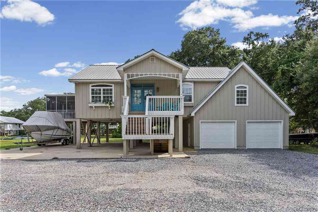 Homes For Sale - 10298 Bay Haven Drive<br/> Fairhope, AL 36532