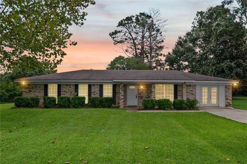 Homes For Sale - 45600 Red Hill Road<br/> Bay Minette, AL 36507
