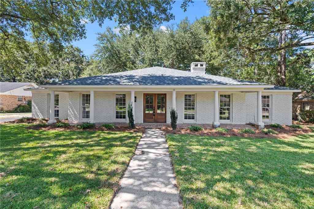 Homes For Sale - 1908 Bent Tree Court<br/> Mobile County, Mobile, AL 36609