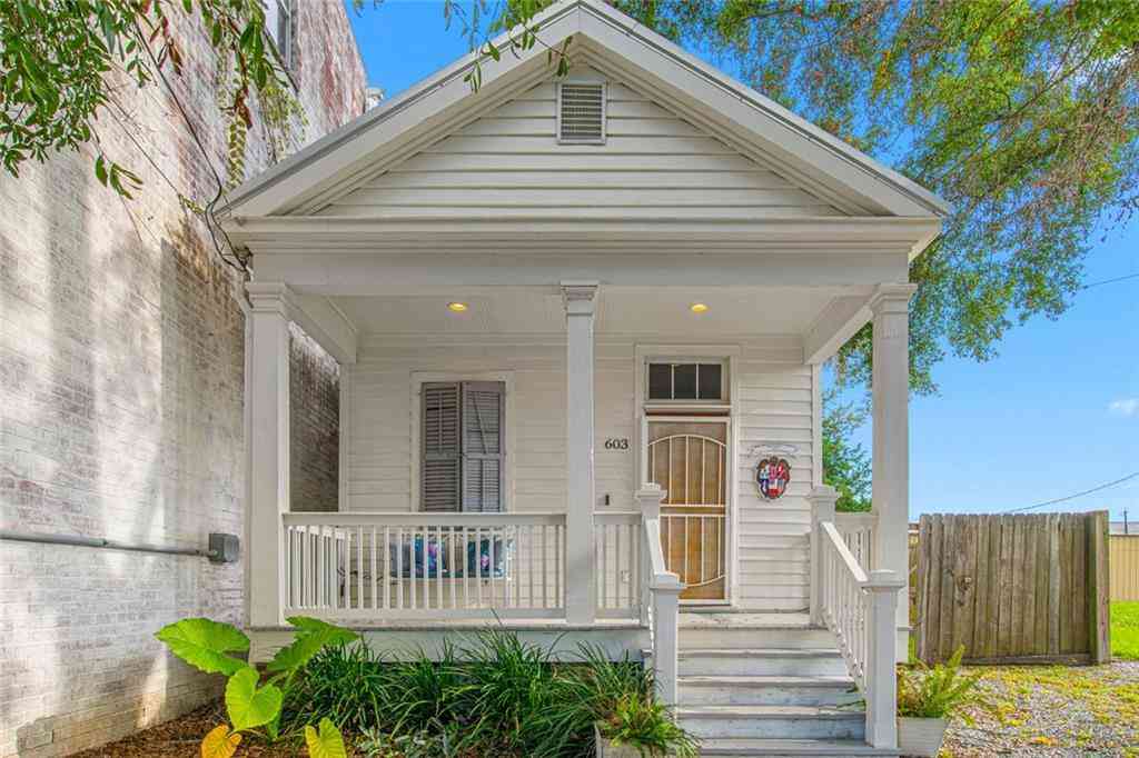 Homes For Sale - 603 St Michael Street<br/> Mobile County, Mobile, AL 36602