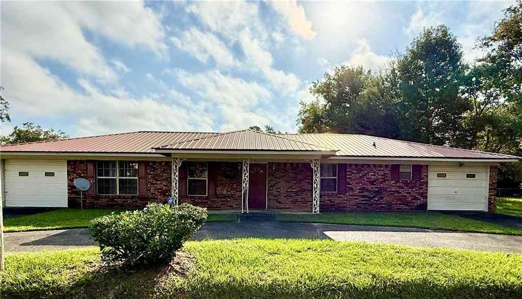 Homes For Sale - 60 Sims Street<br/> Atmore, AL 36502