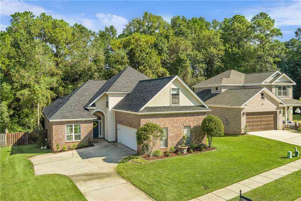 Homes For Sale - 7200 Bradshaw Court<br/> Mobile County, Mobile, AL 36695