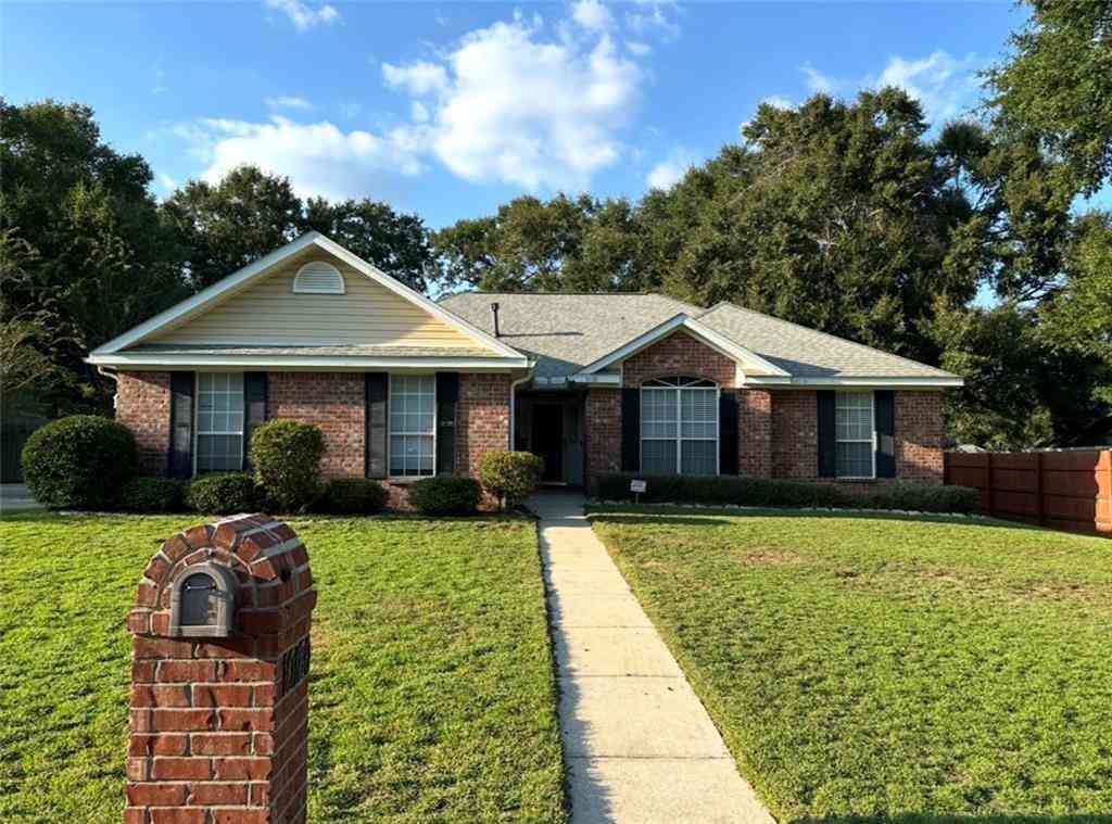 Homes For Sale - 10180 Youngstowne Drive<br/> Mobile County, Semmes, AL 36575
