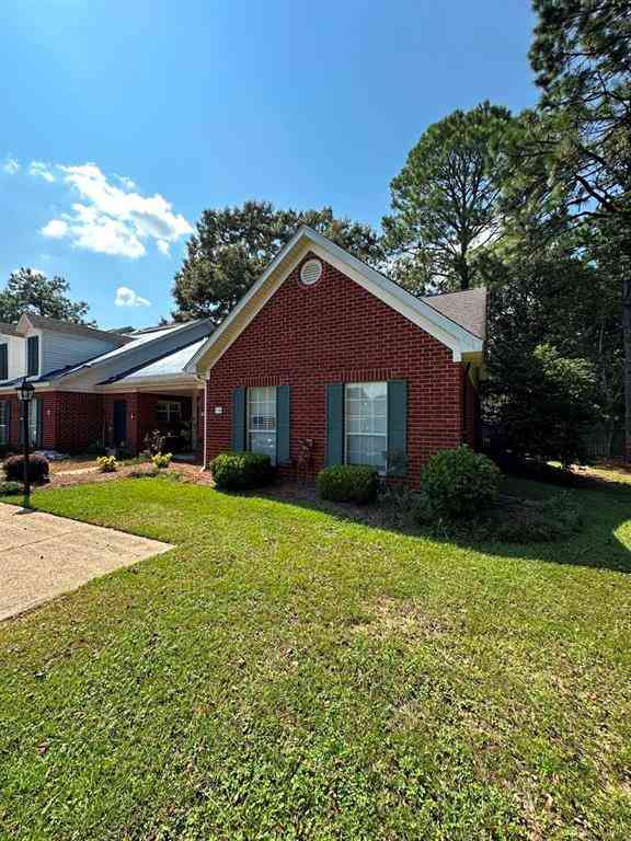 Townhouse For Sale - 1258 Sutton Court #10<br/> Mobile County, Mobile, AL 36609