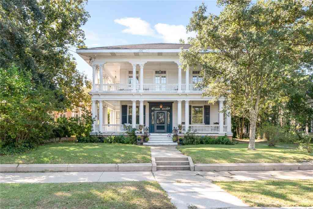 Homes For Sale - 1323 Dauphin Street<br/> Mobile, AL 36604
