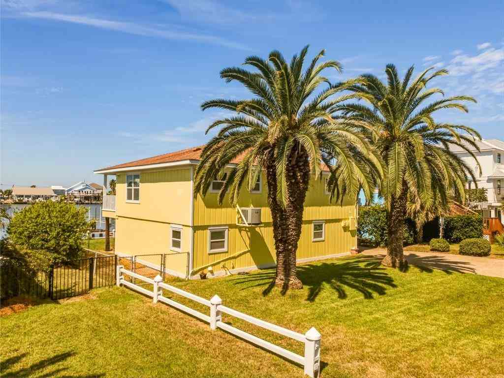 Homes For Sale - 307 Quivira Street<br/> Dauphin Island, AL 36528