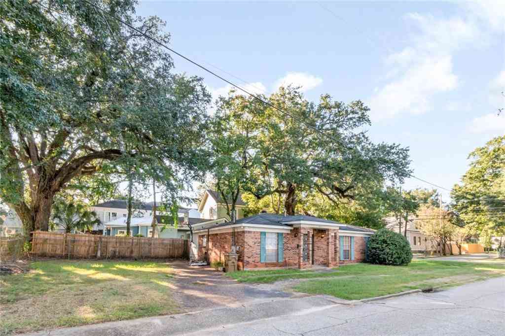 Homes For Sale - 63 Julia Street<br/> Mobile, AL 36604