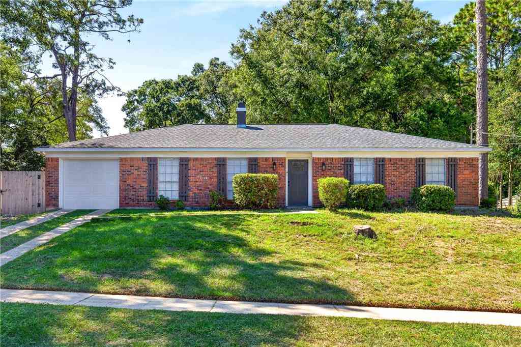 Homes For Sale - 2322 Greenleaf Court<br/> Mobile, AL 36693