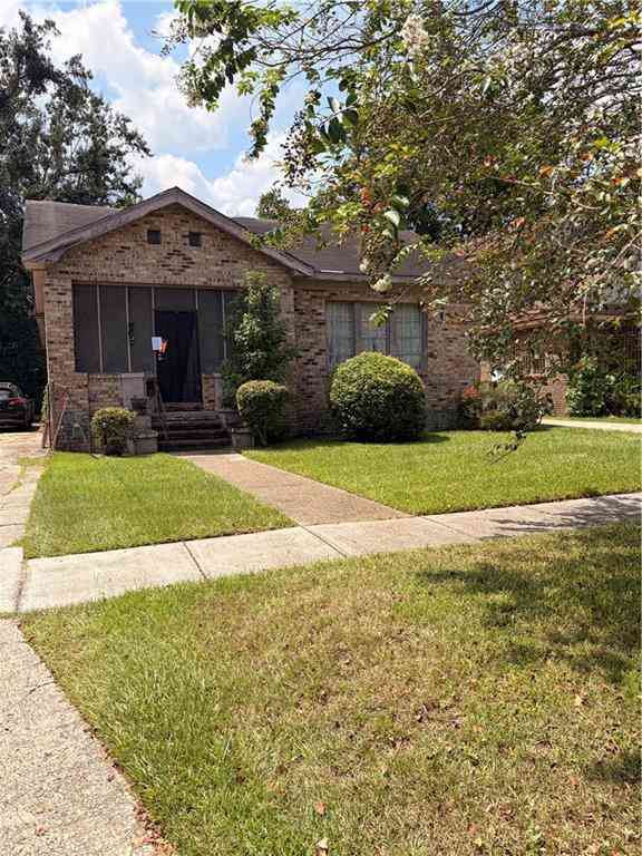 Homes For Sale - 808 Marine Street<br/> Mobile, AL 36604