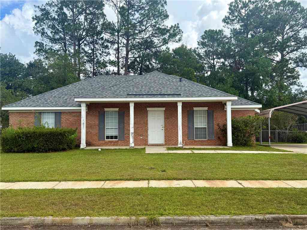 Homes For Sale - 200 Merida Court<br/> Mobile County, Saraland, AL 36571