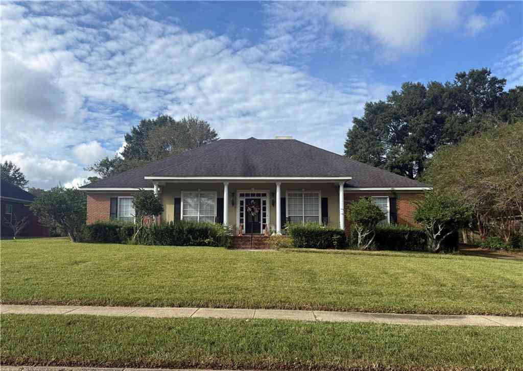 Homes For Sale - 7642 Pembroke Circle<br/> Mobile, AL 36695