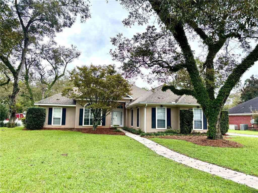 Homes For Sale - 2735 Oakridge West Drive<br/> Mobile County, Mobile, AL 36608