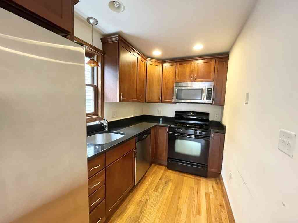 Apartment For Rent - 241 West Third #2<br/> Boston, MA 02127