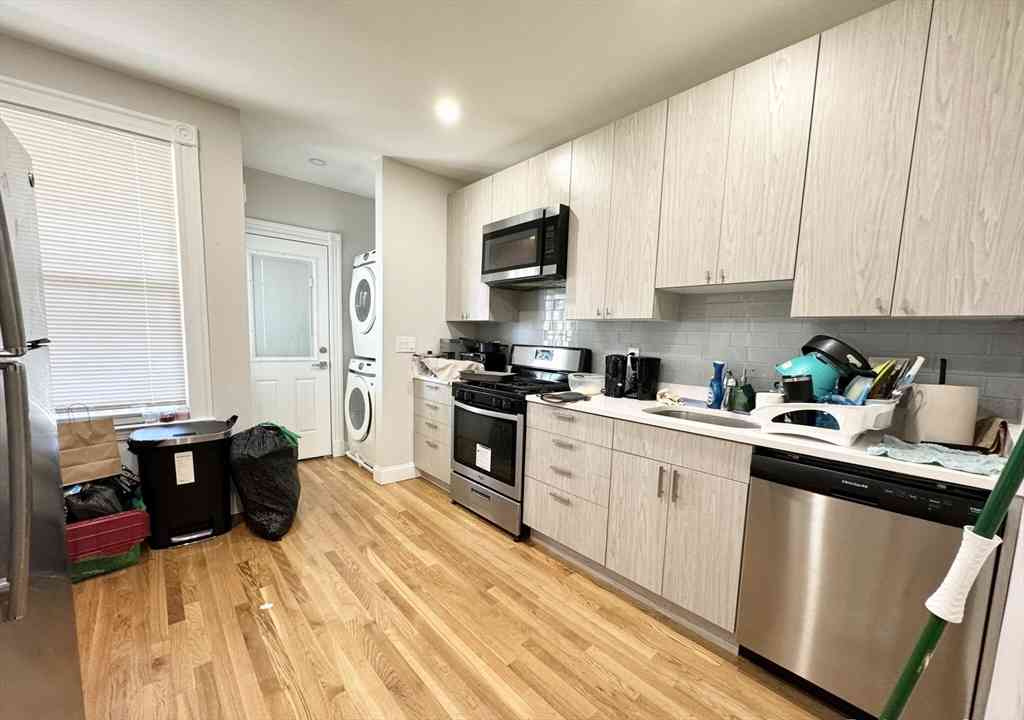 Condo For Rent - 20 Howell Street #3<br/> Boston, MA 02125