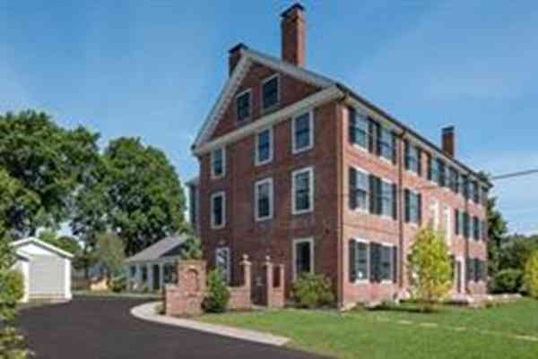 Apartment For Rent - 19 Court #21<br/> Dedham, MA 02026