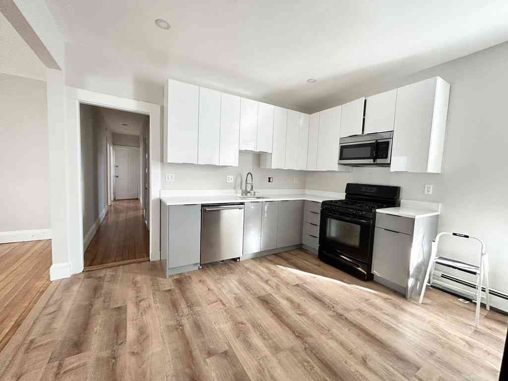 Apartment For Rent - 24 Willis Street #2<br/> Boston, MA 02125