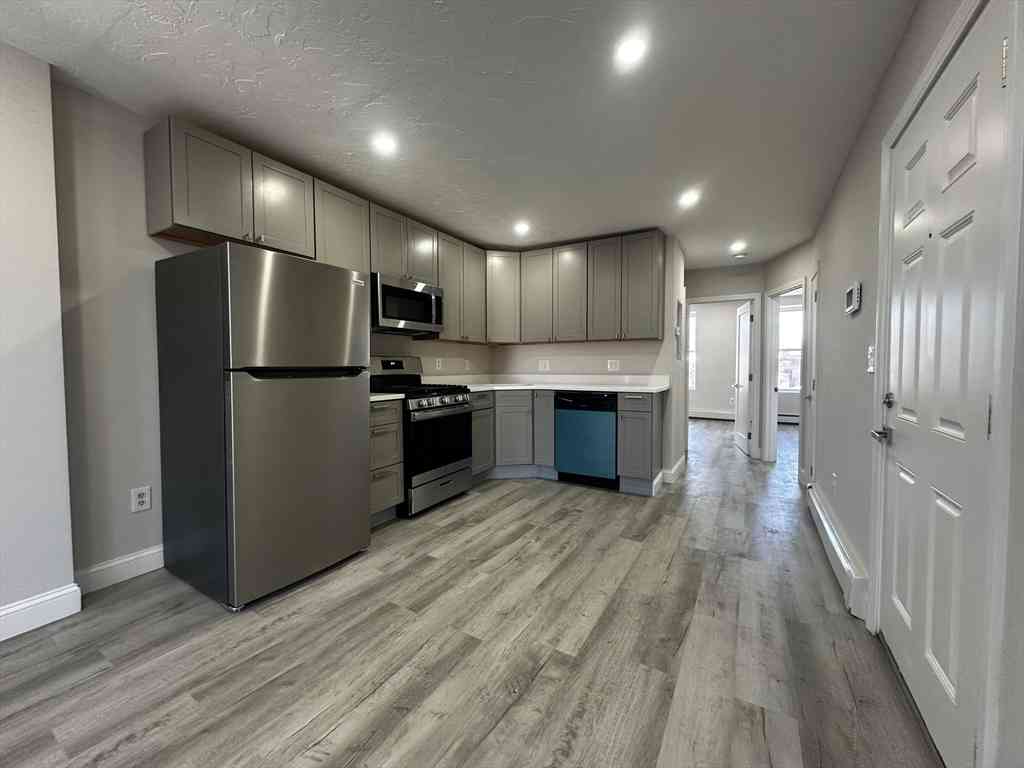 Apartment For Rent - 90 Hammond Street #4<br/> Boston, MA 02120