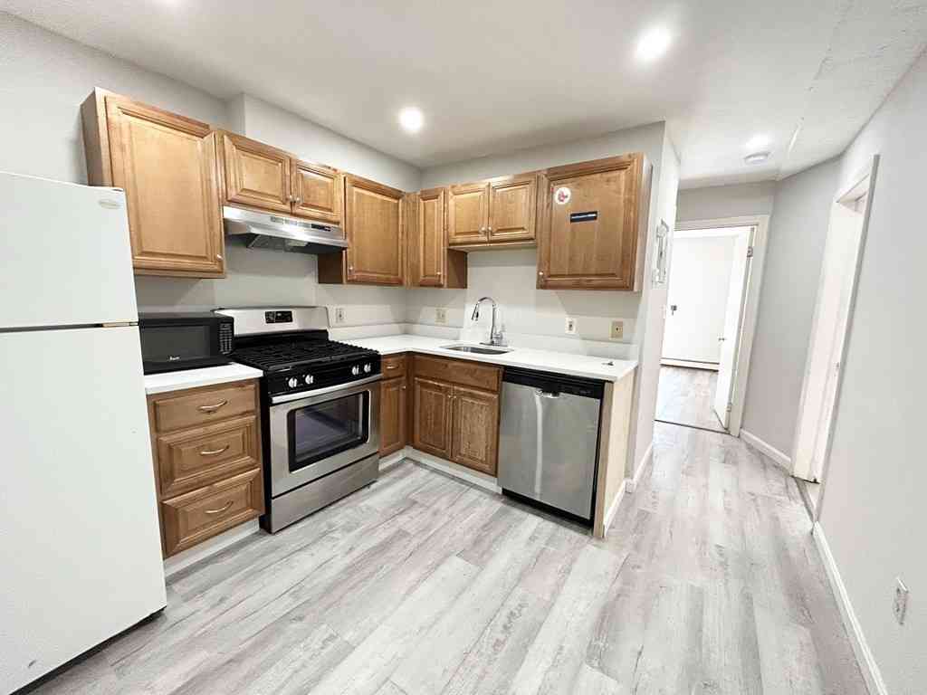 Apartment For Rent - 92 Hammond Street #1<br/> Boston, MA 02120