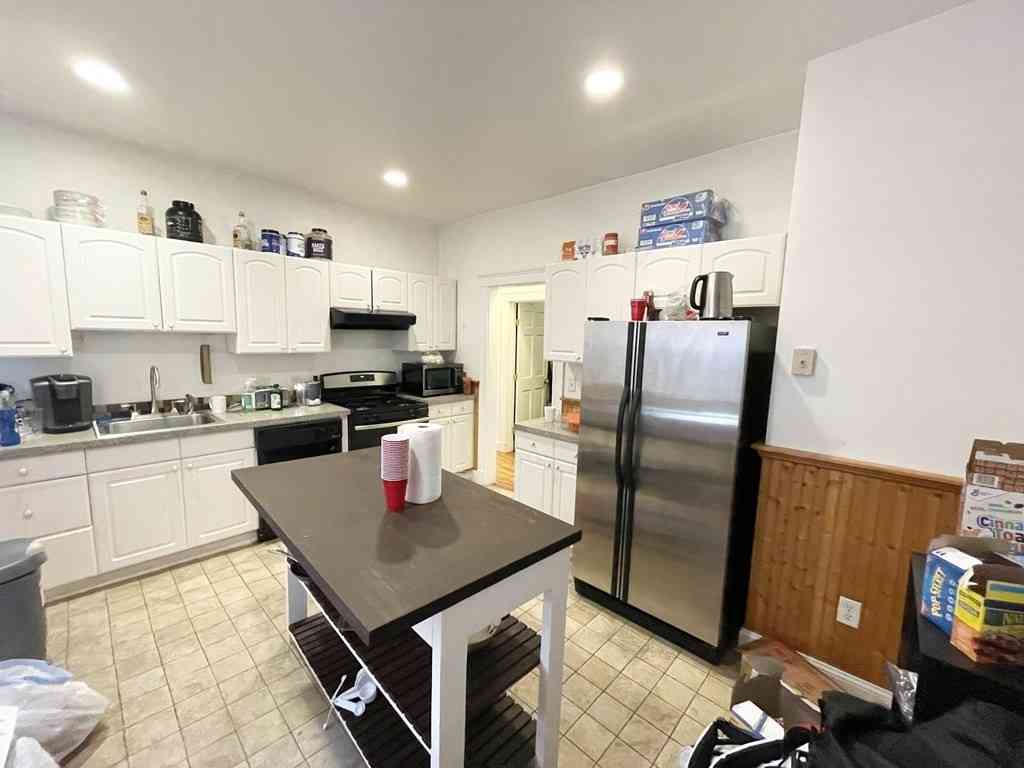 Apartment For Rent - 37 Hillside Street #1<br/> Boston, MA 02120
