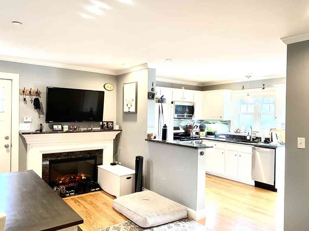 Condo For Rent - 15 Wilson St #B<br/> Chelmsford, MA 01824