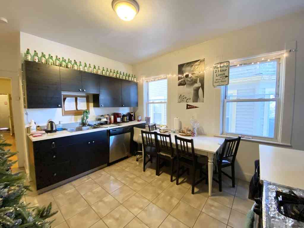 Apartment For Rent - 72 Calumet Street #1<br/> Boston, MA 02120