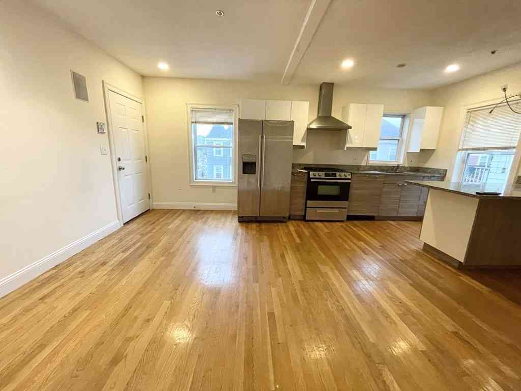 Apartment For Rent - 128 Hillside Street #2<br/> Boston, MA 02120