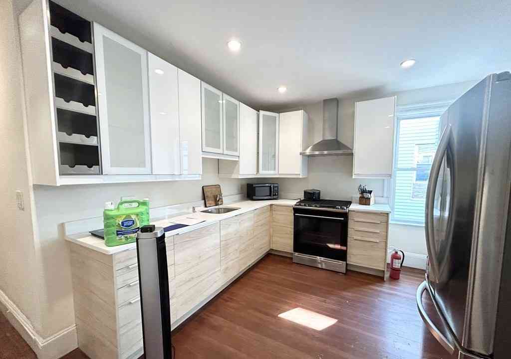 Apartment For Rent - 692 Columbia Road #2<br/> Boston, MA 02125