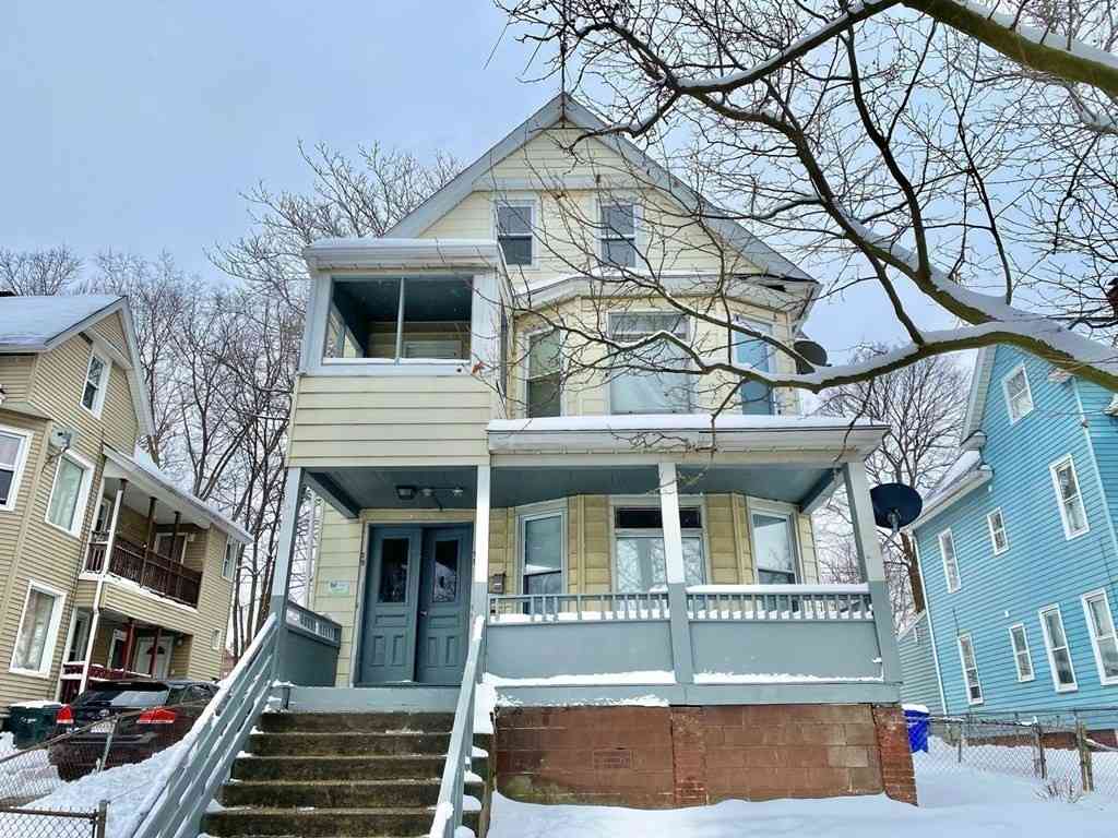 Apartment For Rent - 39 Acushnet Avenue #2ND FLOOR<br/> Springfield, MA 01105