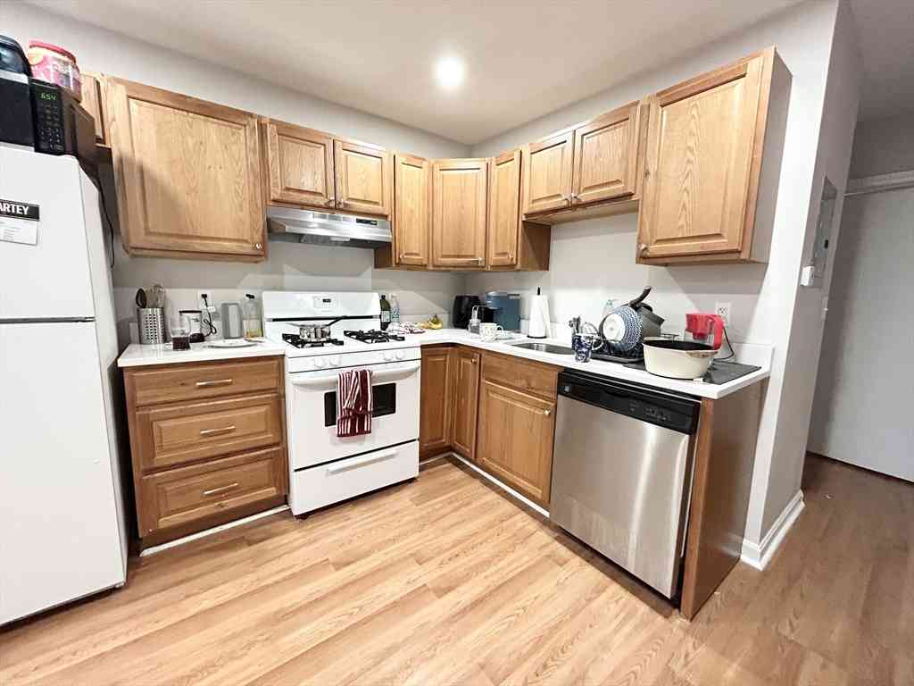 Apartment For Rent - 92 Hammond Street #5<br/> Boston, MA 02120