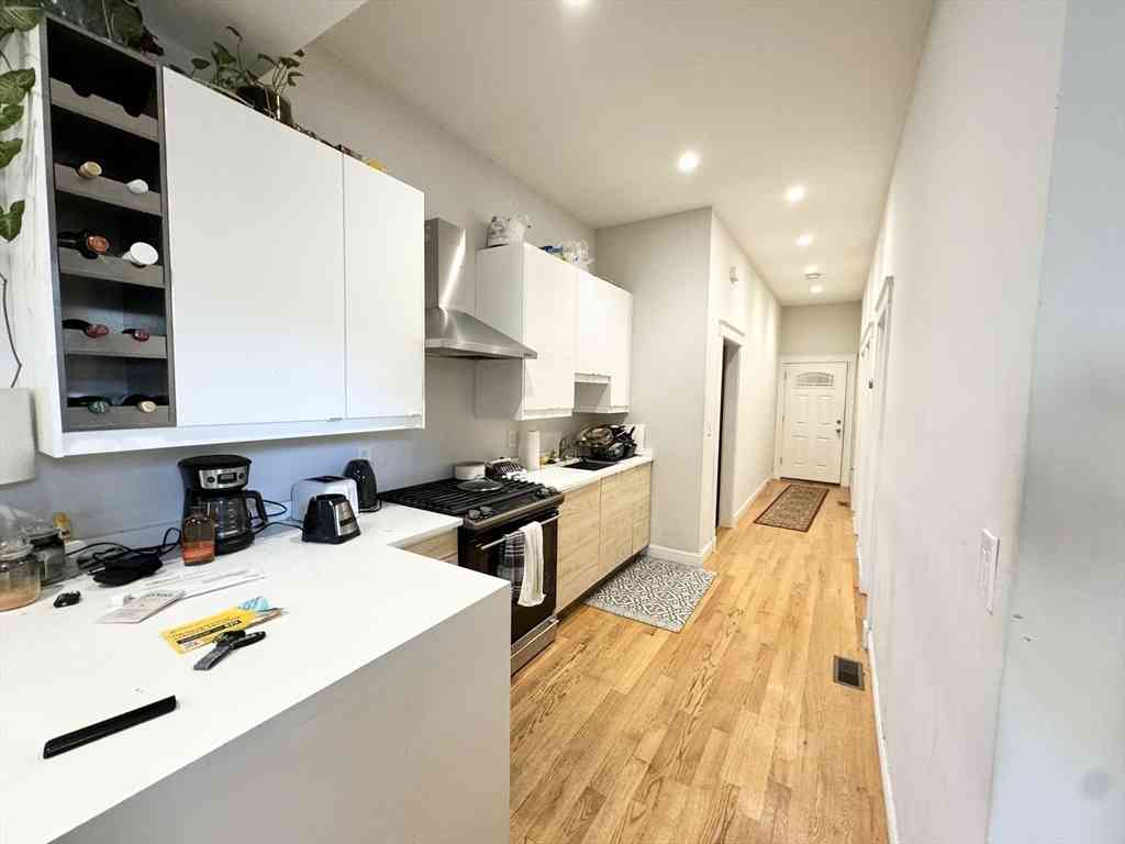 Condo For Rent - 7 Grant Street #1<br/> Boston, MA 02125