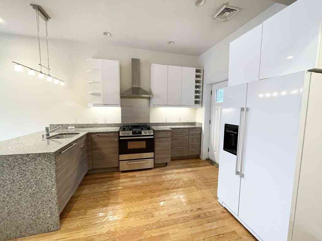 Apartment For Rent - 98 L #STREET<br/> Boston, MA 02127