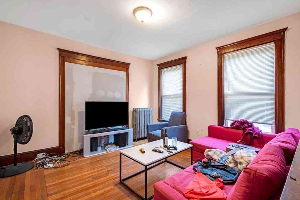 Apartment For Rent - 82 Columbus #2<br/> Somerville, MA 02143