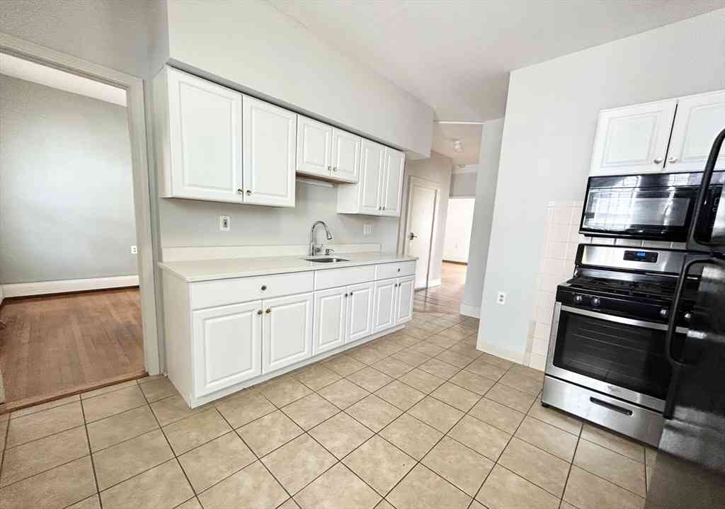 Apartment For Rent - 96 East Cottage #2<br/> Boston, MA 02125