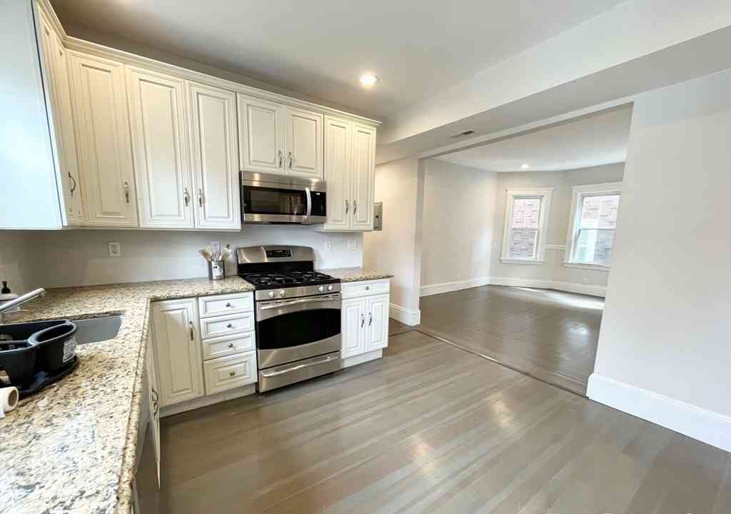 Condo For Rent - 201 East Cottage #2<br/> Boston, MA 02125