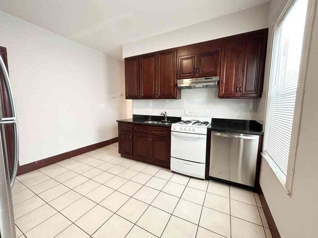 Apartment For Rent - 24 Maryland #2<br/> Boston, MA 02125