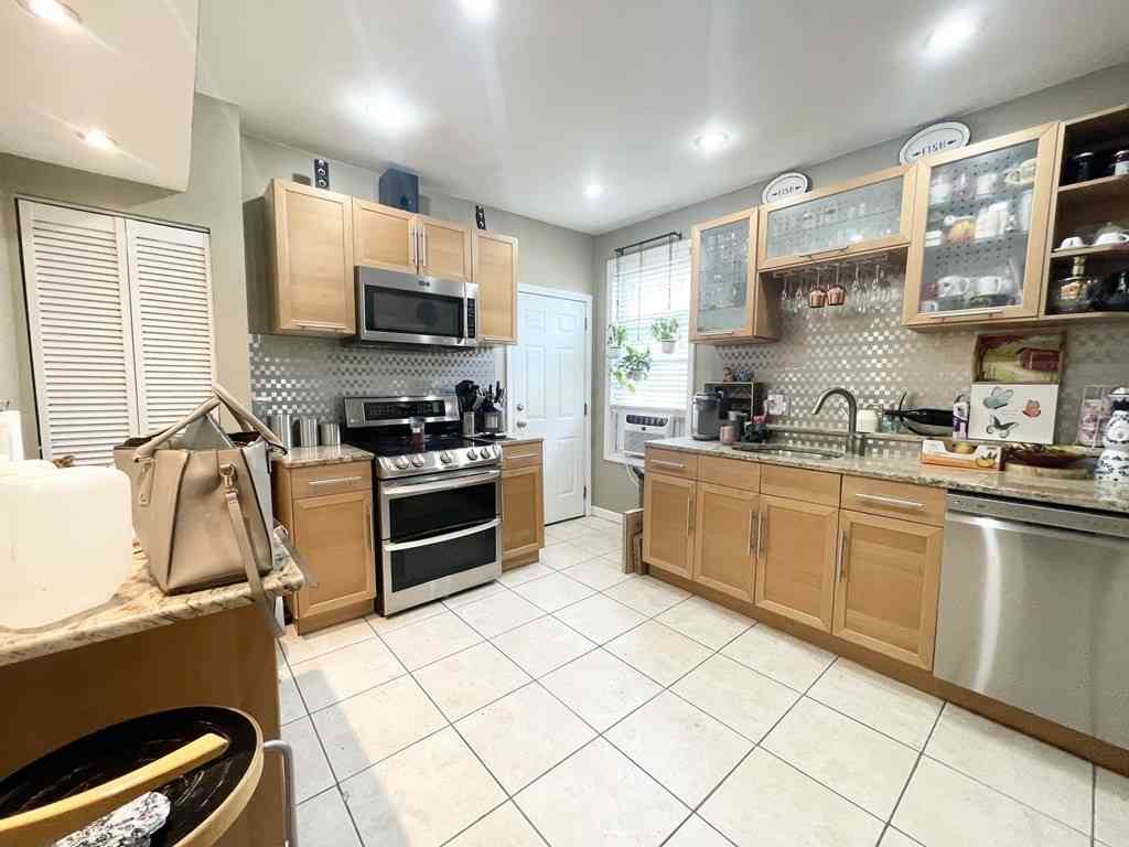 Apartment For Rent - 9 Mount Pleasant #3<br/> Boston, MA 02119